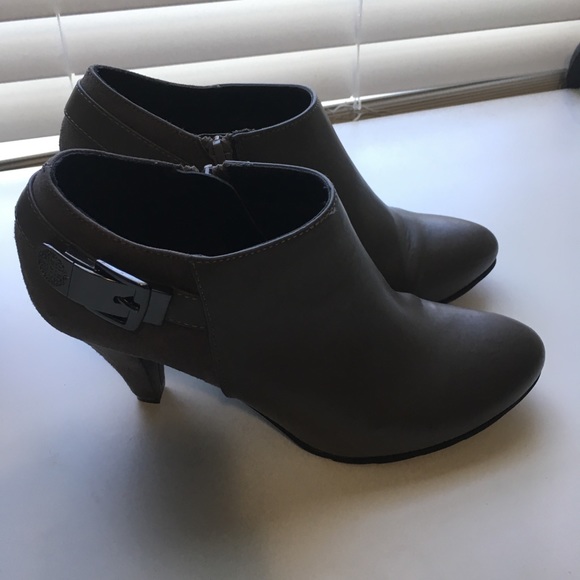 Grey X-Appeal 3 inch booties w/ silver hardware - Picture 7 of 7